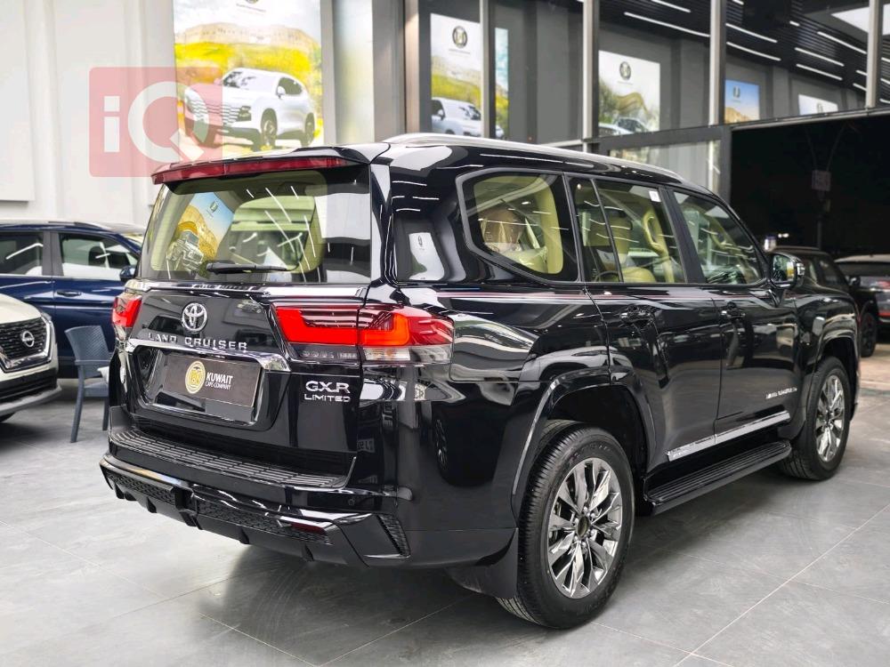 تۆیۆتا لاند کروزەر